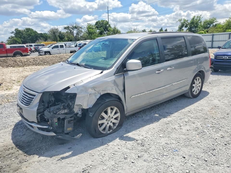 2016 CHRYSLER Town and Country
