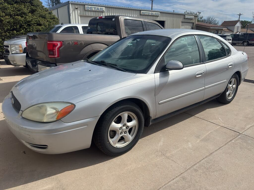 2004 FORD Taurus