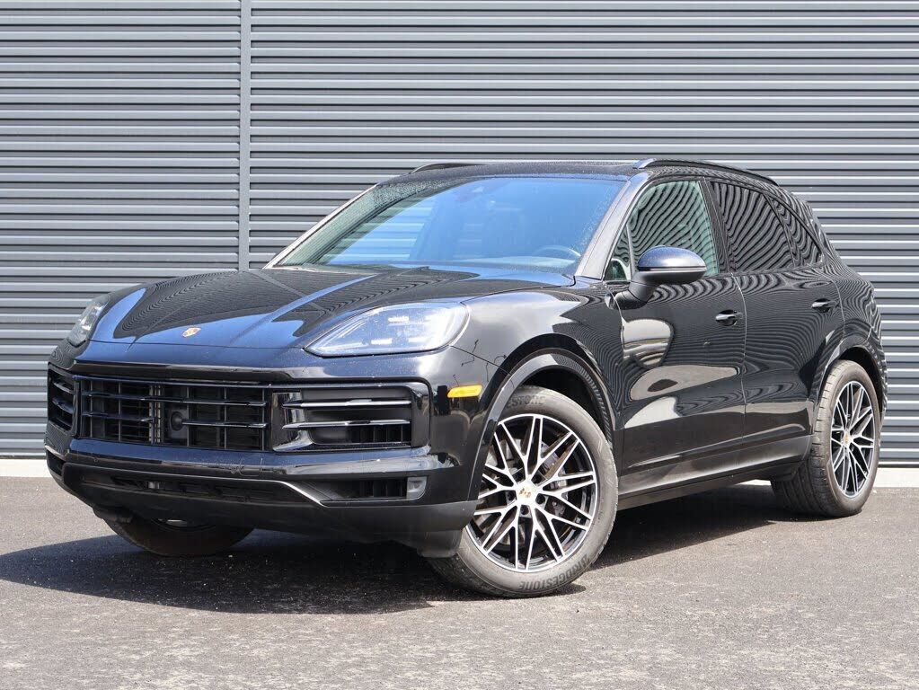 2024 PORSCHE Cayenne