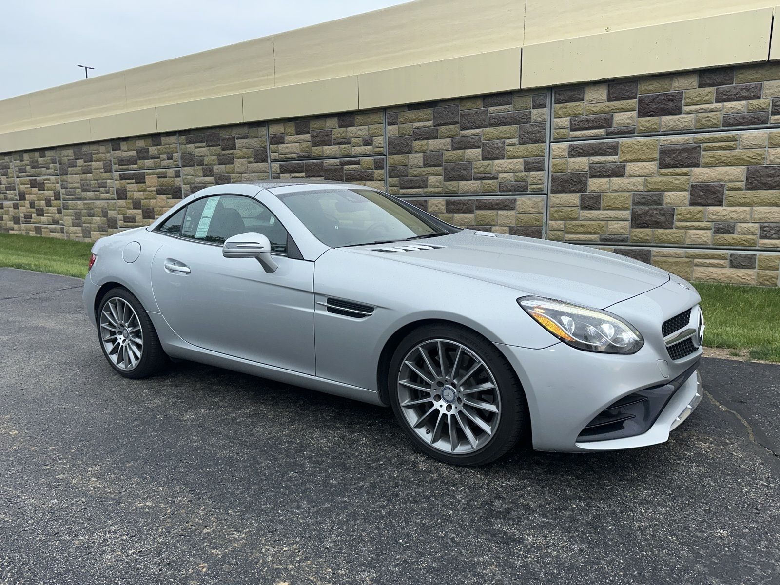 2017 MERCEDES-BENZ SLC-Class