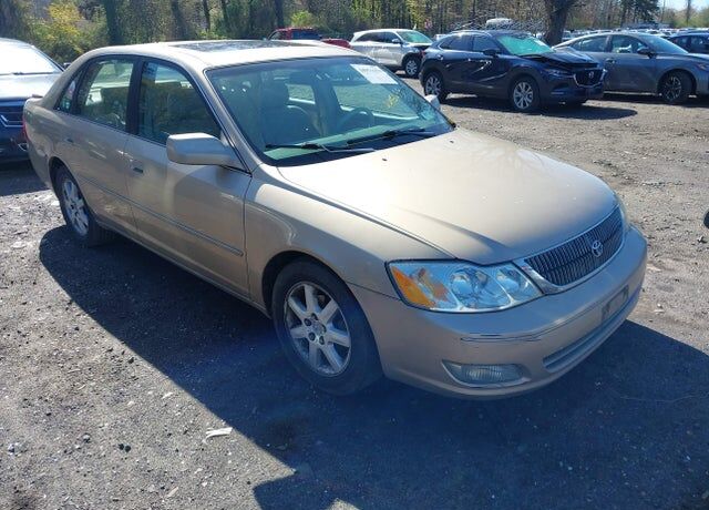 2001 TOYOTA Avalon