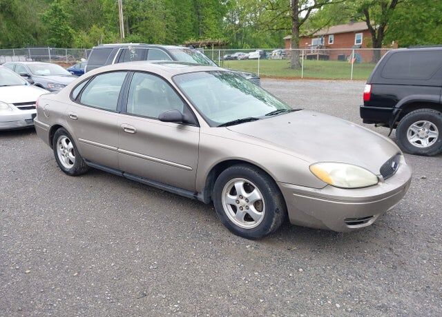 2004 FORD Taurus