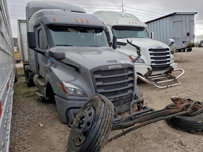 2021 FREIGHTLINER New Cascadia 126" Sleepercab