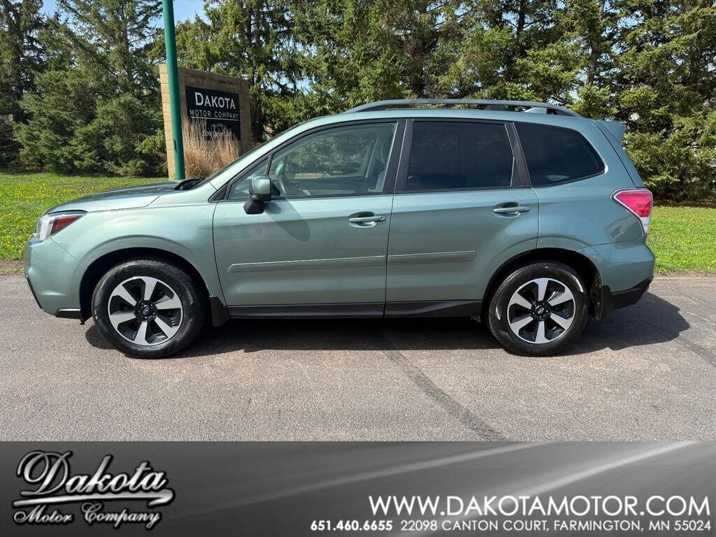 2017 SUBARU Forester