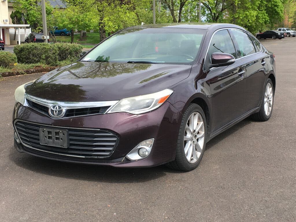 2013 TOYOTA Avalon