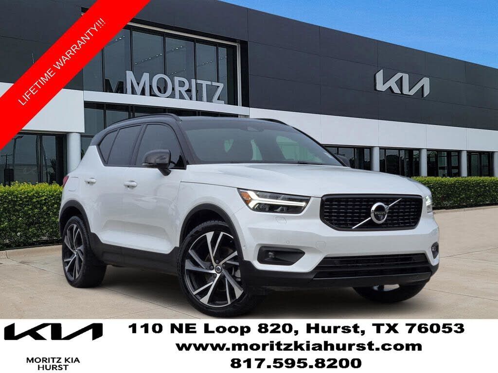 2021 VOLVO XC40