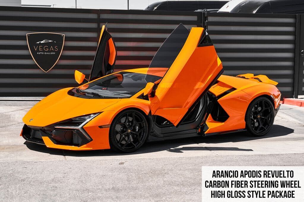 2024 LAMBORGHINI Revuelto