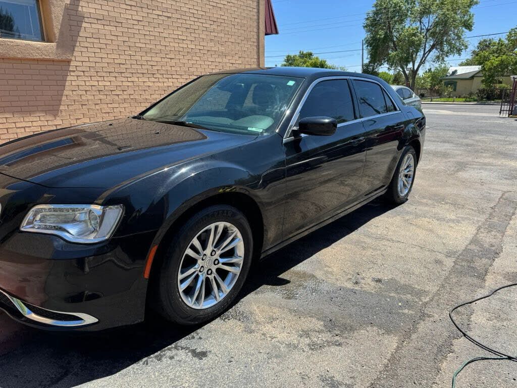2019 CHRYSLER 300