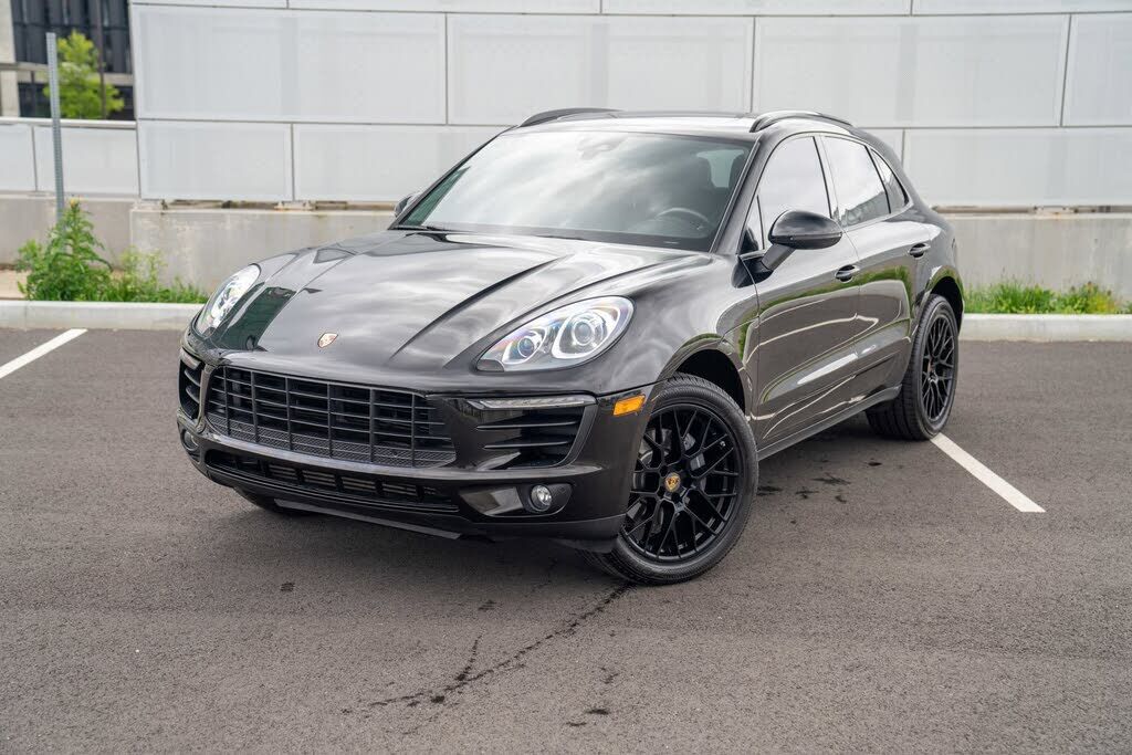 2018 PORSCHE Macan