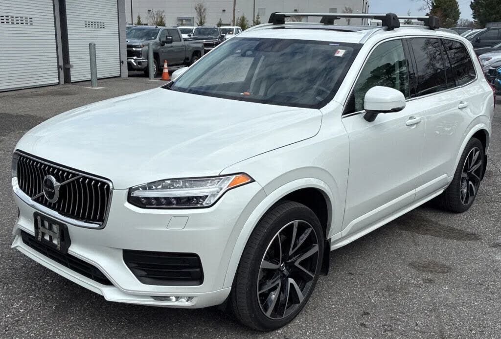 2022 VOLVO XC90