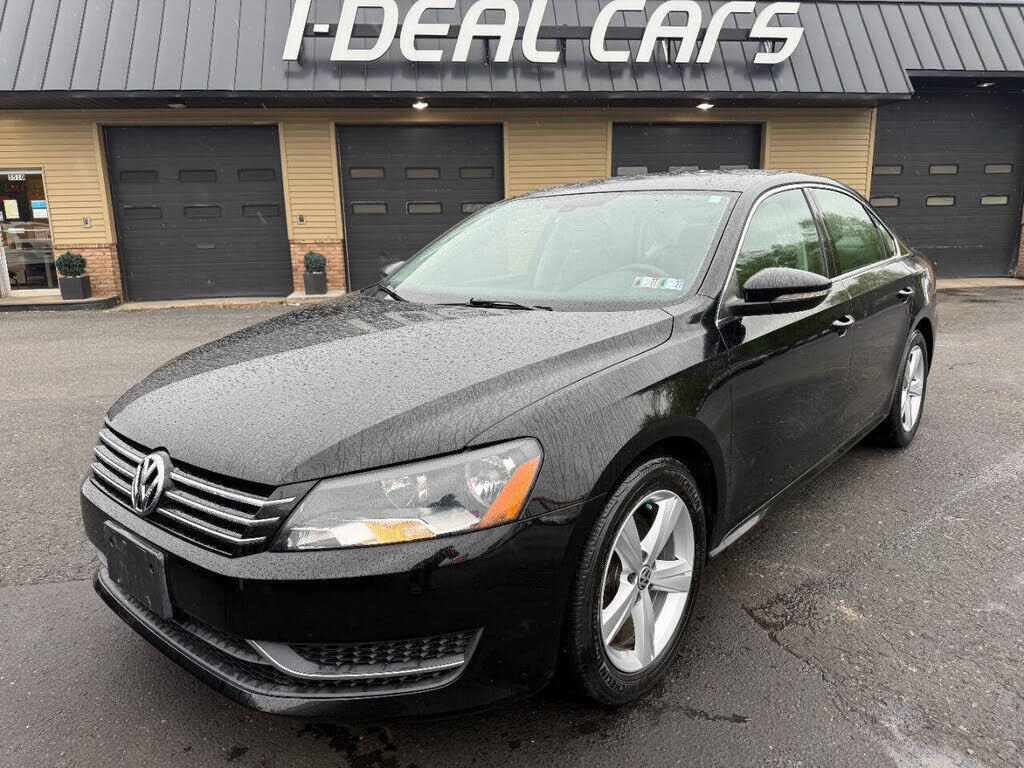 2012 VOLKSWAGEN Passat