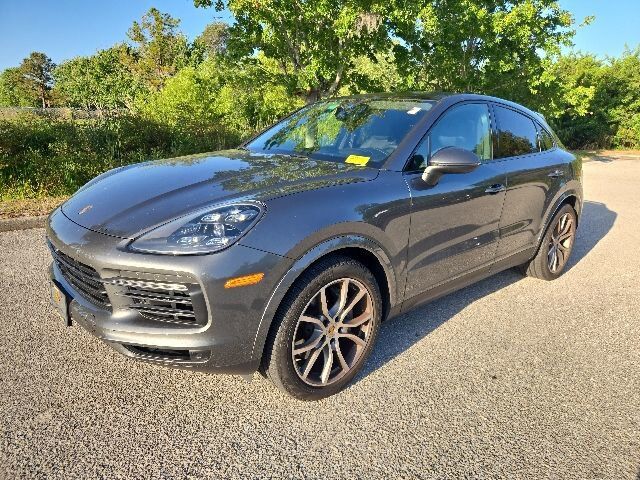 2022 PORSCHE Cayenne