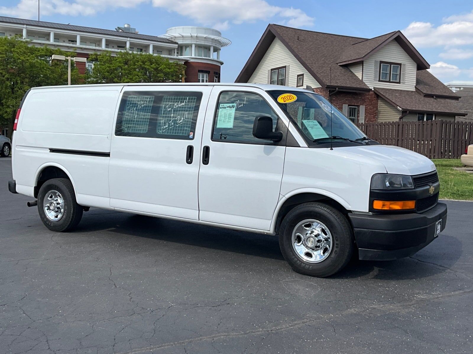 2020 CHEVROLET Express