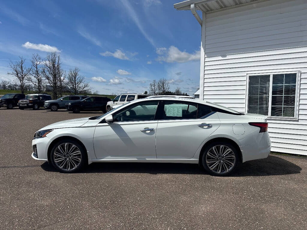 2023 NISSAN Altima