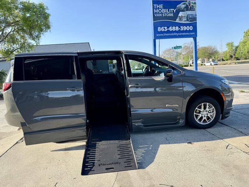 2025 CHRYSLER Pacifica