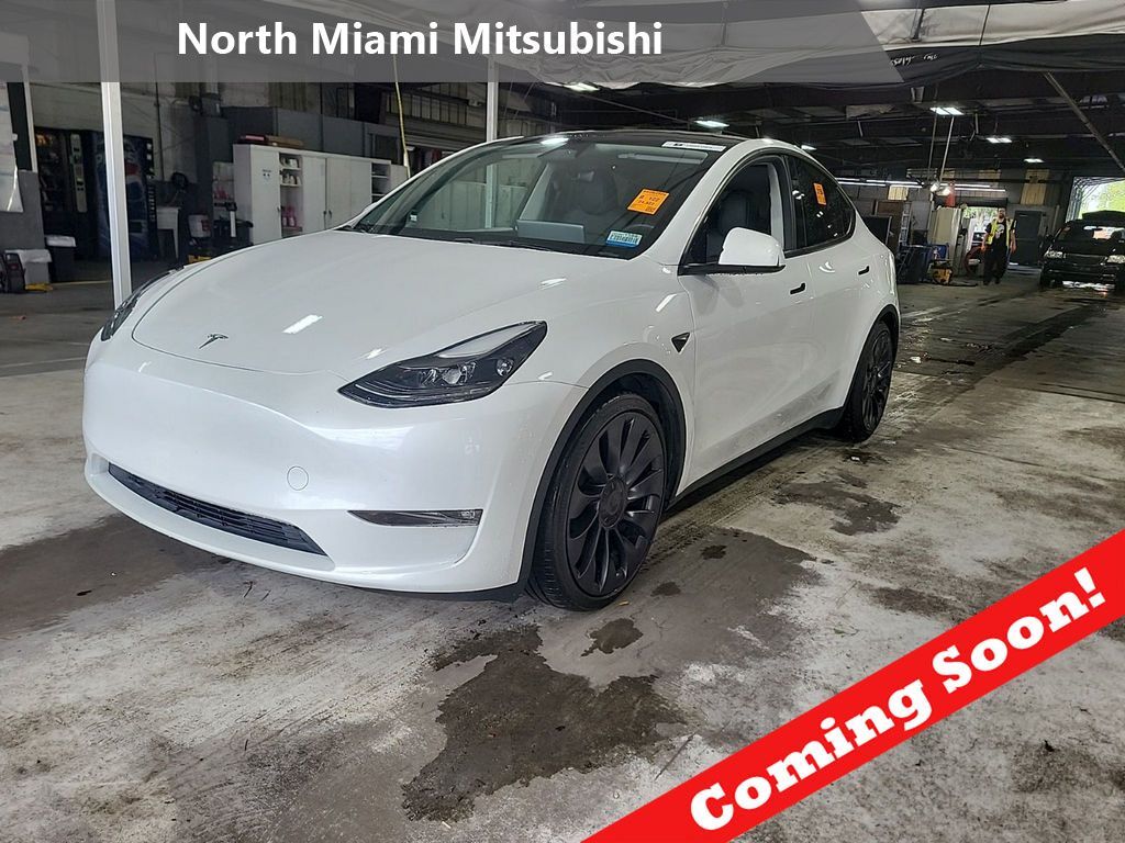 2024 TESLA Model Y