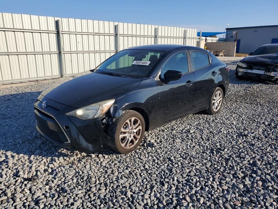 2018 TOYOTA Yaris