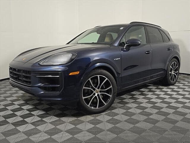 2026 PORSCHE Cayenne