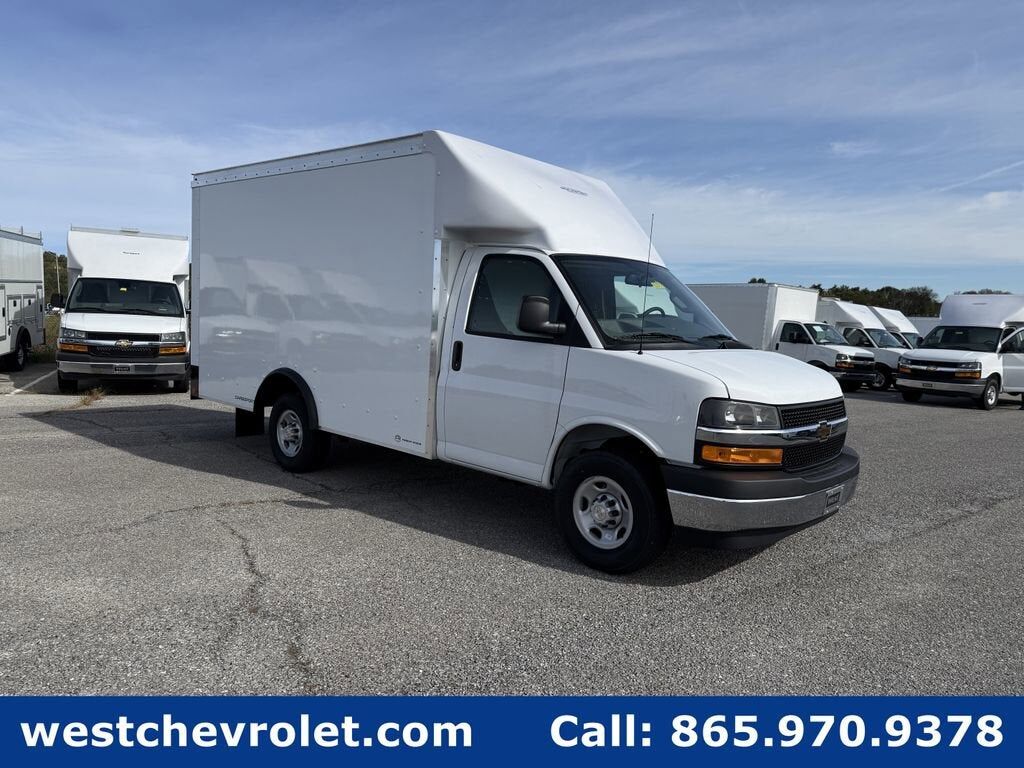 2025 CHEVROLET Express