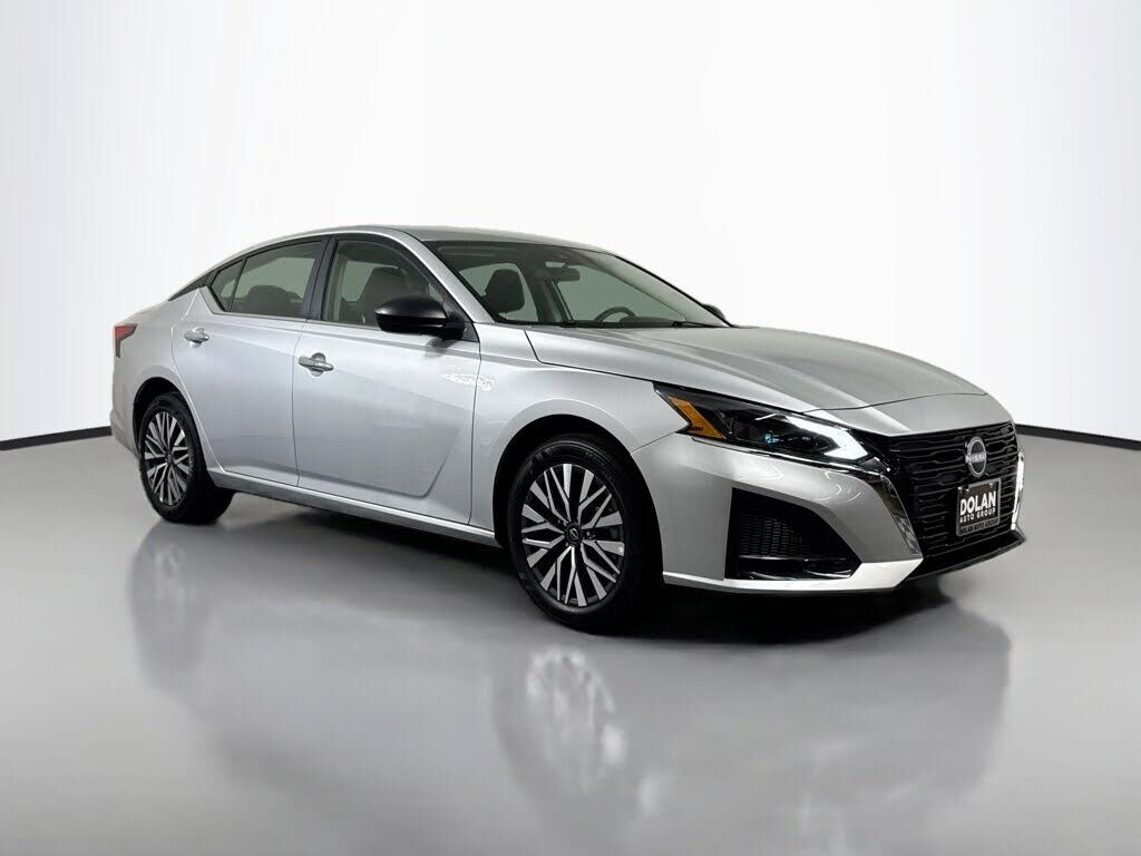 2025 NISSAN Altima