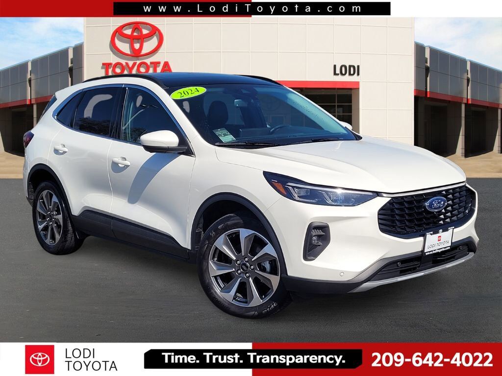 2024 FORD Escape