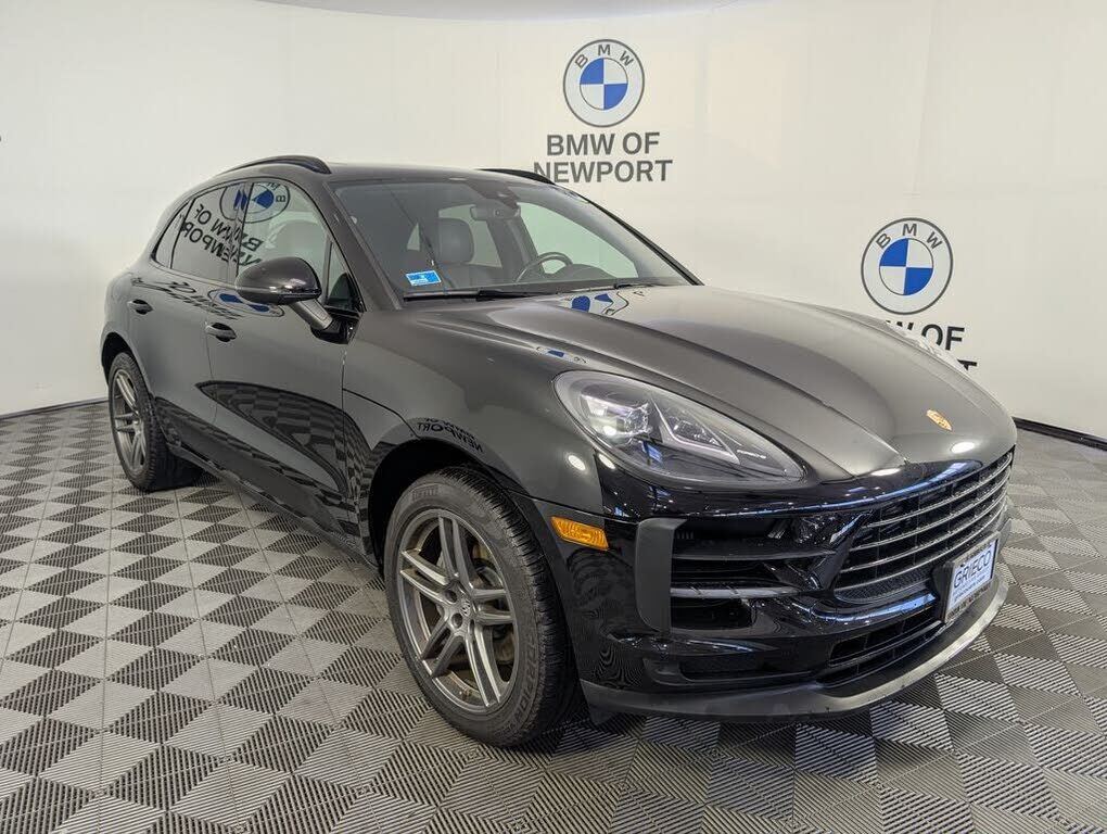 2020 PORSCHE Macan