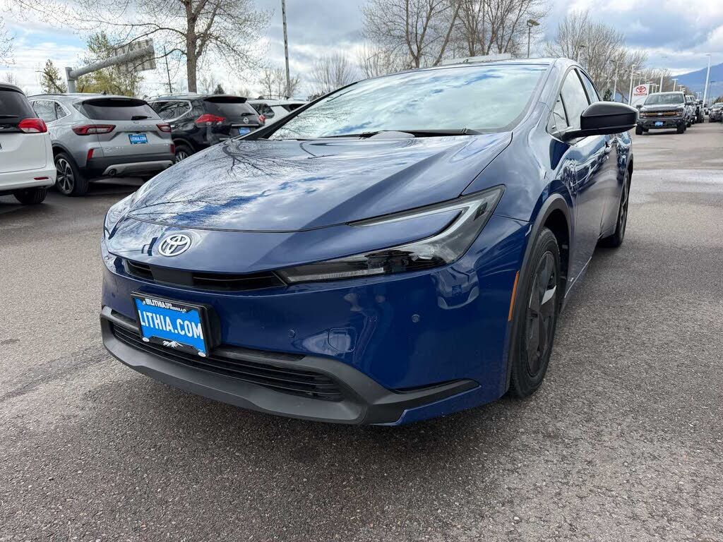 2025 TOYOTA PRIUS