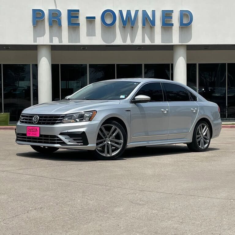 2017 VOLKSWAGEN Passat