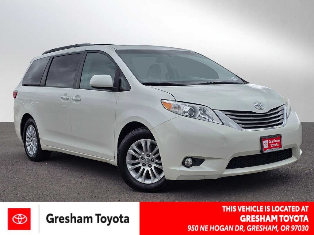 2015 TOYOTA Sienna