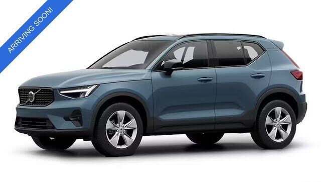 2023 VOLVO XC40