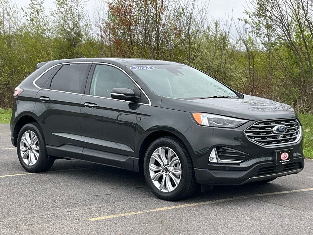 2023 FORD Edge