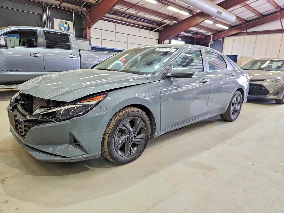 2022 HYUNDAI Elantra