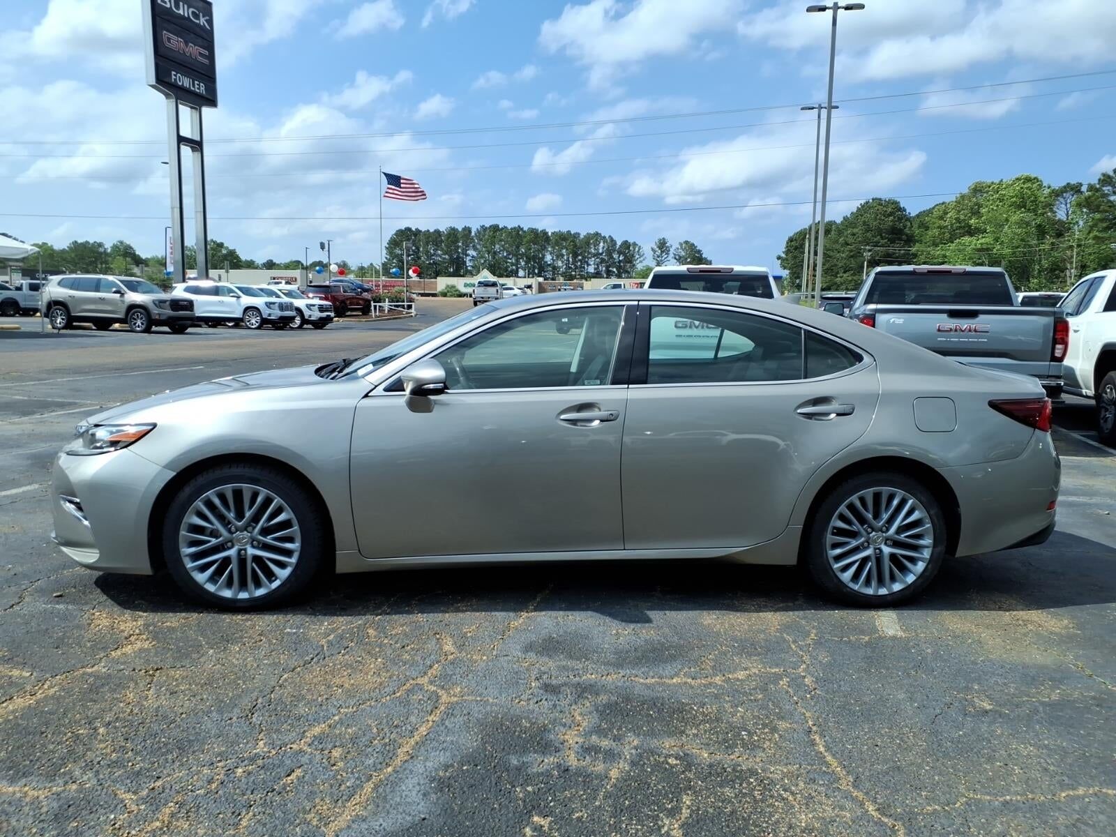 2016 LEXUS ES
