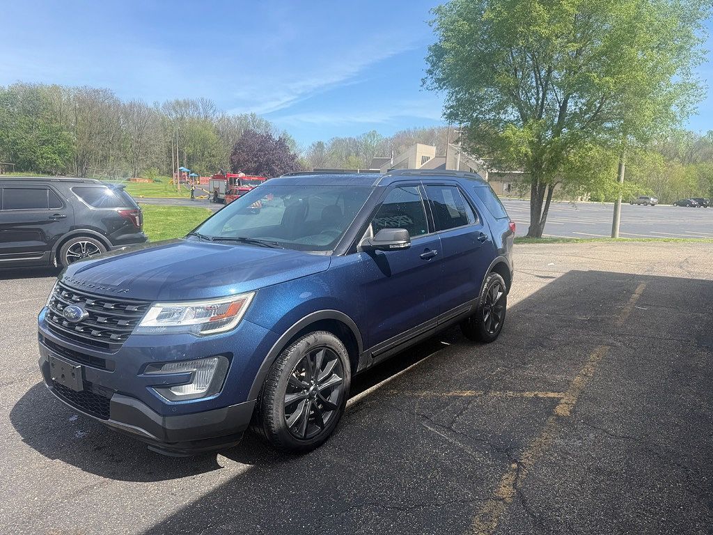 2017 FORD Explorer
