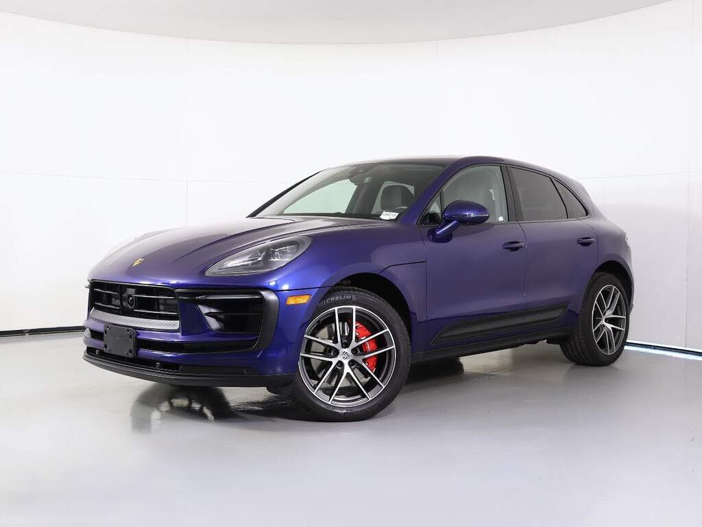 2024 PORSCHE Macan