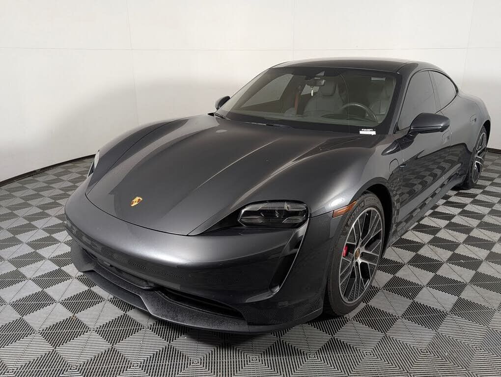 2020 PORSCHE Taycan