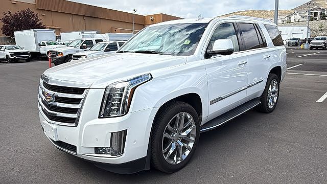 2017 CADILLAC Escalade