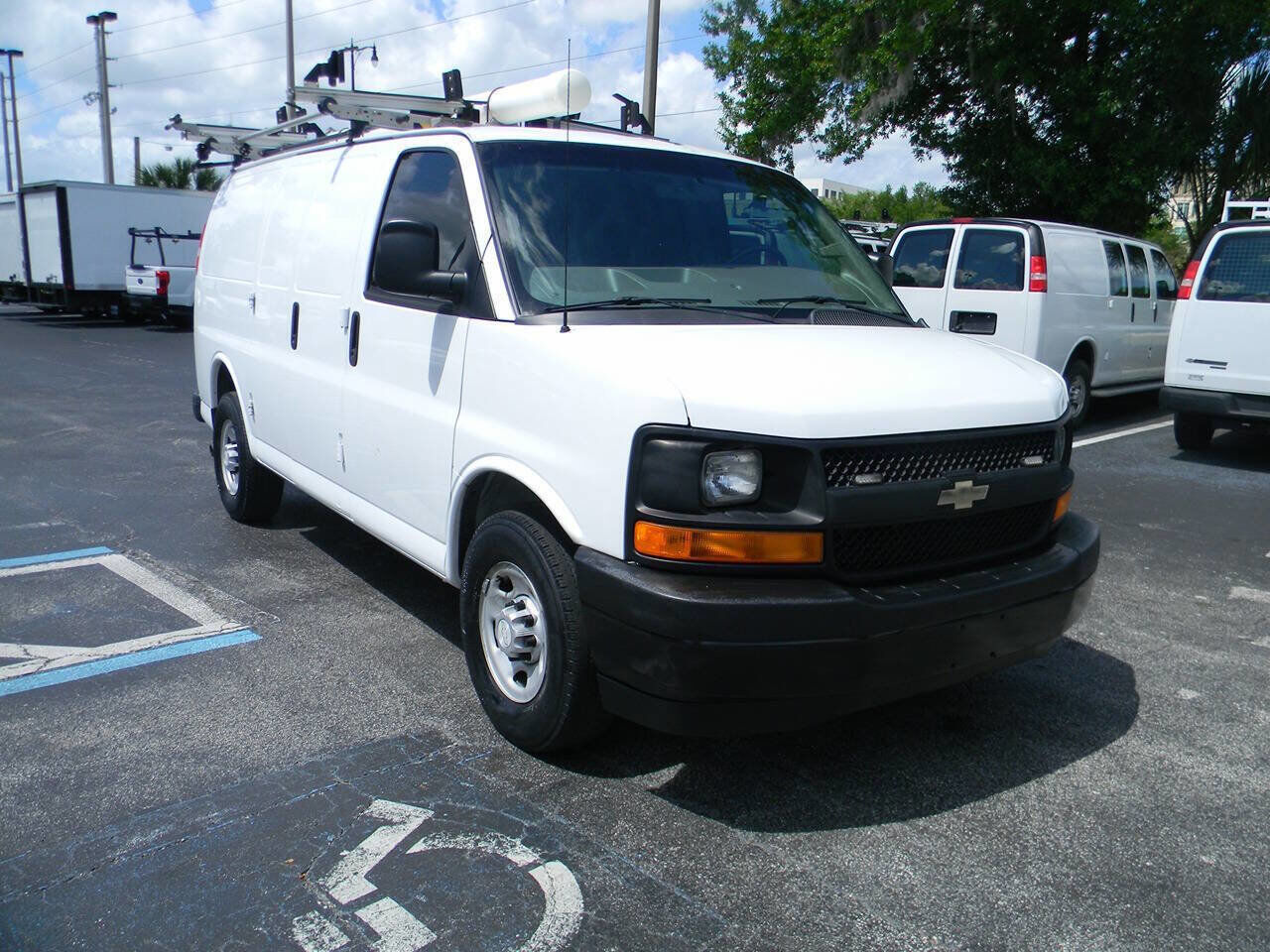 2017 CHEVROLET Express