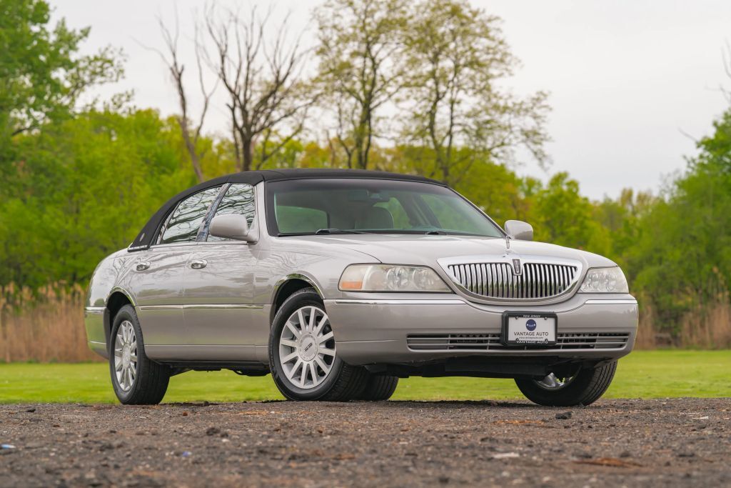 2007 LINCOLN Town Car