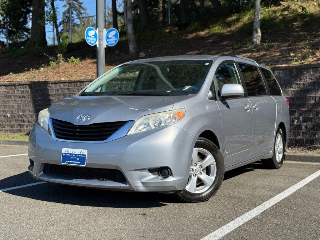 2013 TOYOTA Sienna