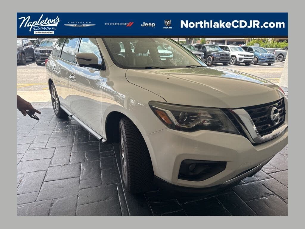 2017 NISSAN Pathfinder