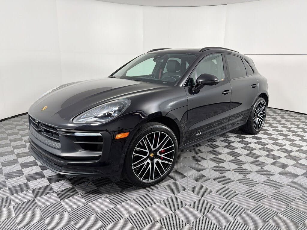 2024 PORSCHE Macan