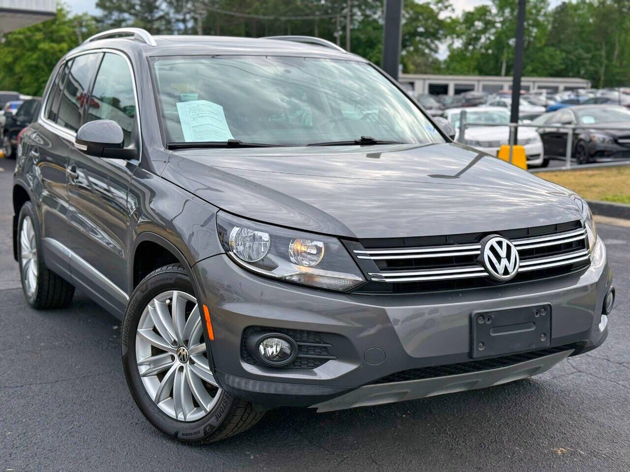 2015 VOLKSWAGEN Tiguan