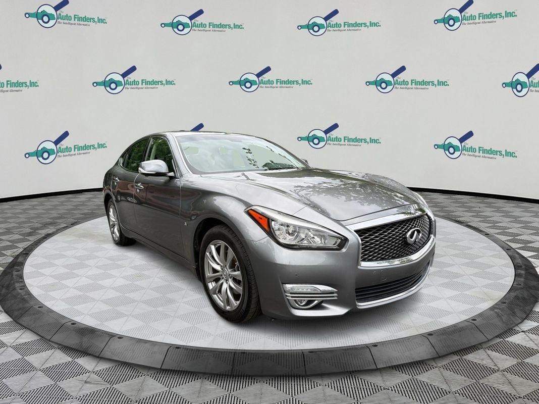 2015 INFINITI Q70