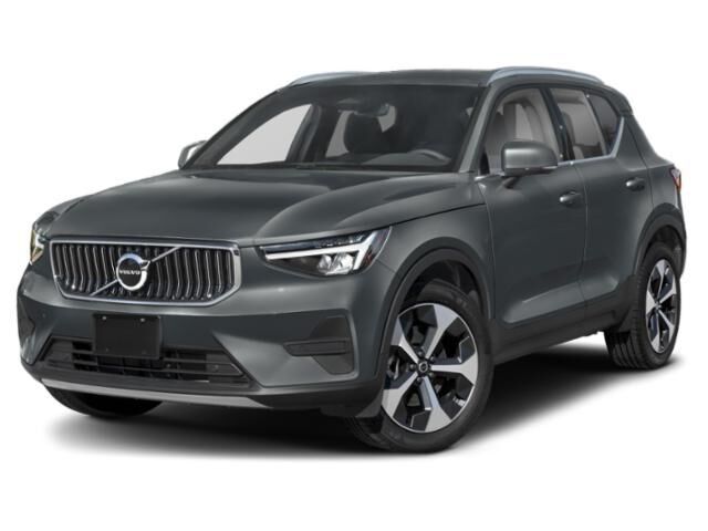 2025 VOLVO XC40