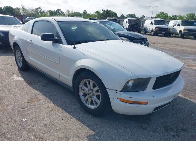 2005 FORD Mustang