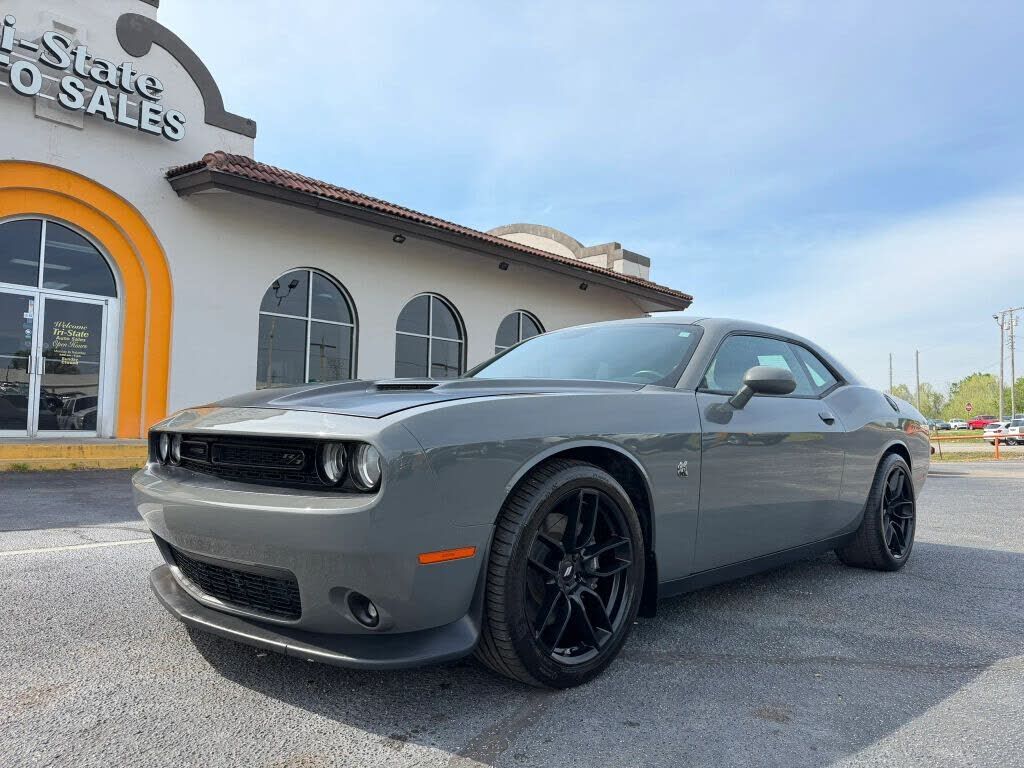2017 DODGE Challenger