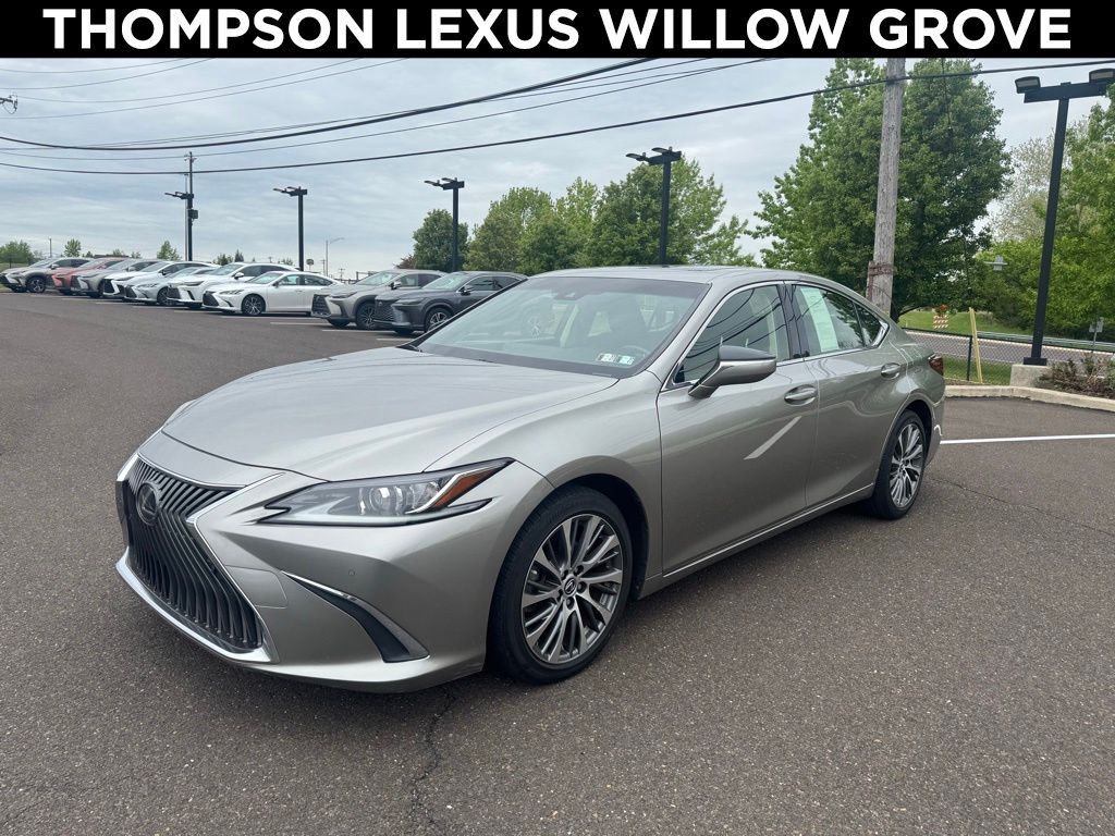 2019 LEXUS ES