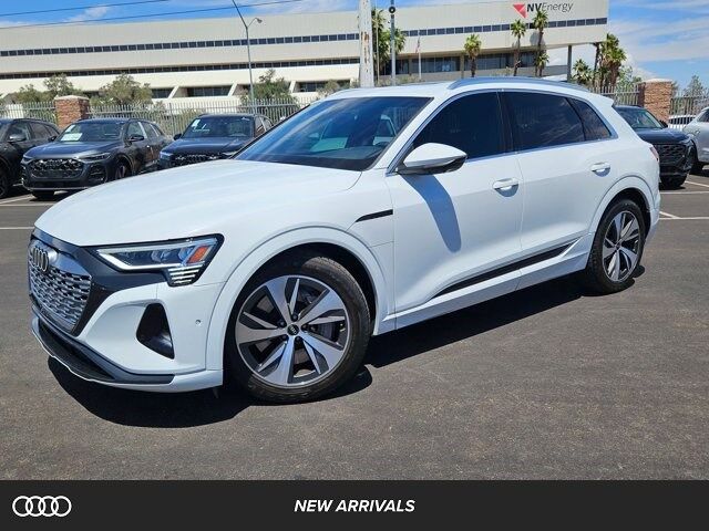 2024 AUDI Q8