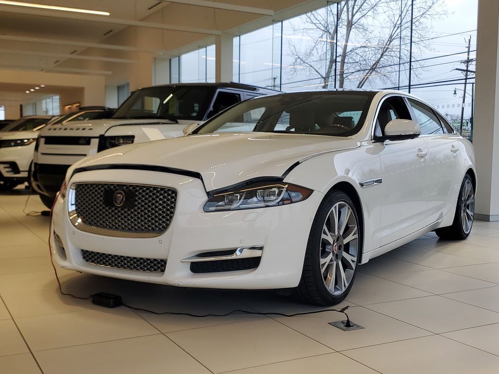 2019 JAGUAR XJ